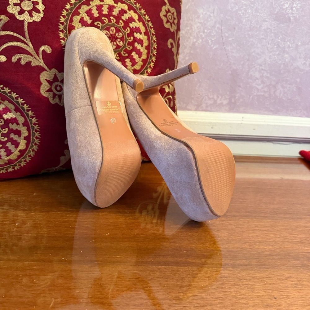 Elegant Beige Platform Heels - Picture 8 of 10